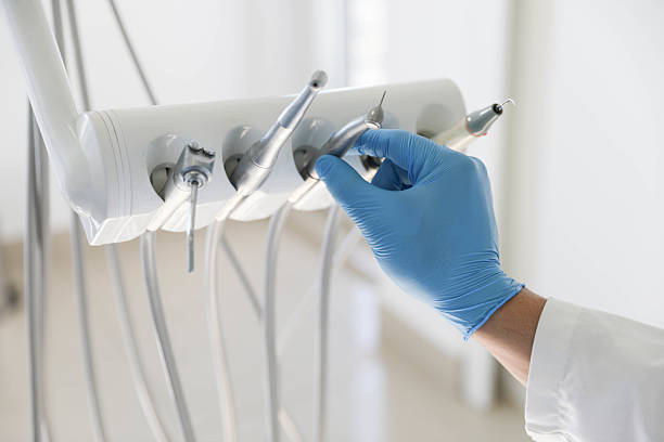 Professional Dental Crowns And Bridges technician working in Franklin County County, KS